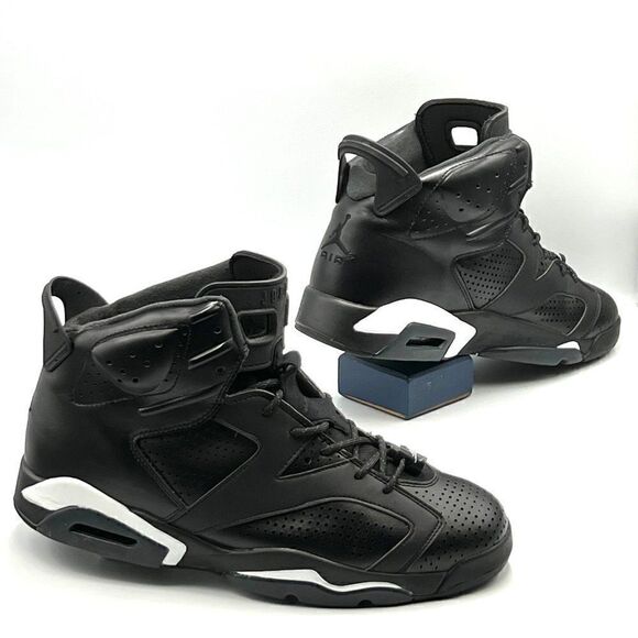 Air Jordan 6 Retro 'Black Cat' (2016) - Picture 3 of 11